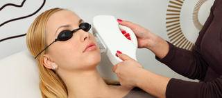 Laser-hair-removal-in-professional-studio